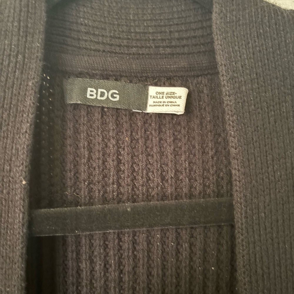 BDG Women's Black Open-Front Cardigan Vest - Picture 3 of 3